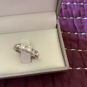 Diamond Ring in White Gold